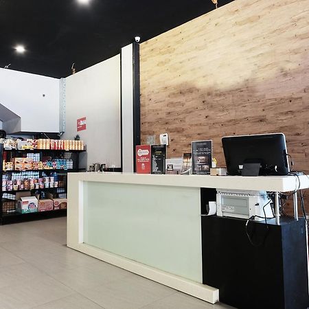Juanda Airport Hostel Gedangan Kültér fotó